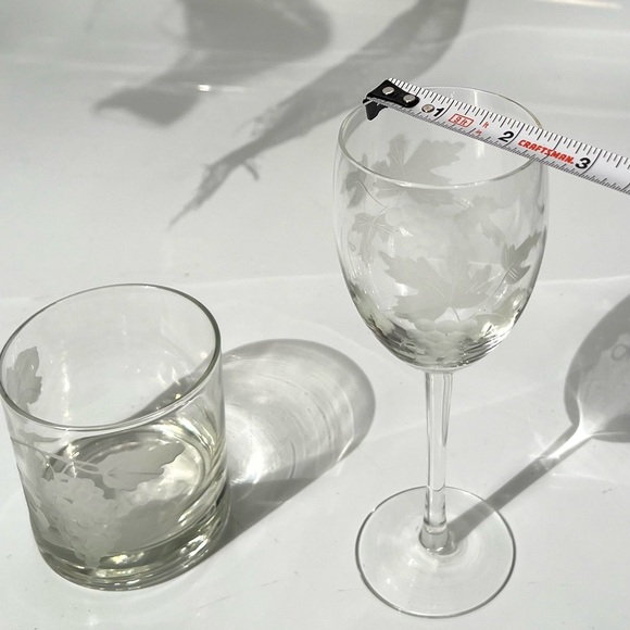 Vintage Etched Grape Vines Wine And Cocktail Glasses Set of 6 - Picture 11 of 12
